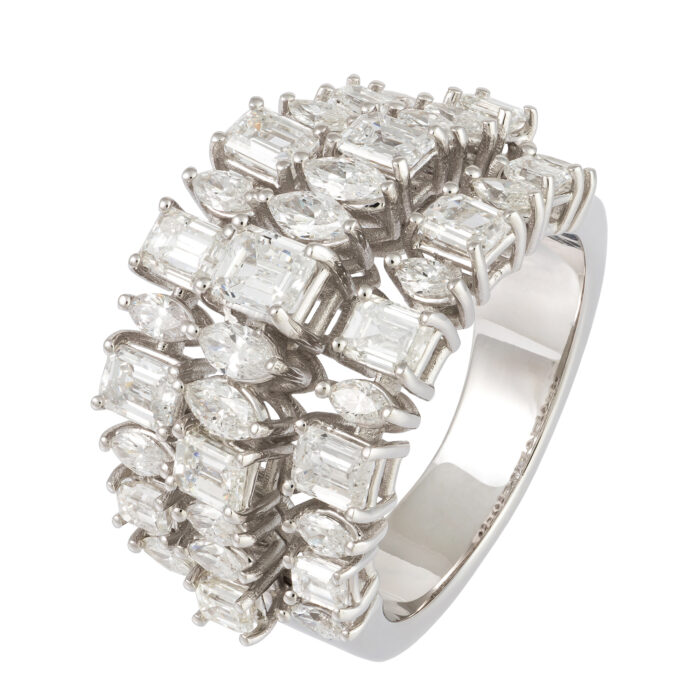 Anel em ouro branco com diamantes