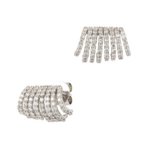 Anel em ouro branco com esmeraldas.