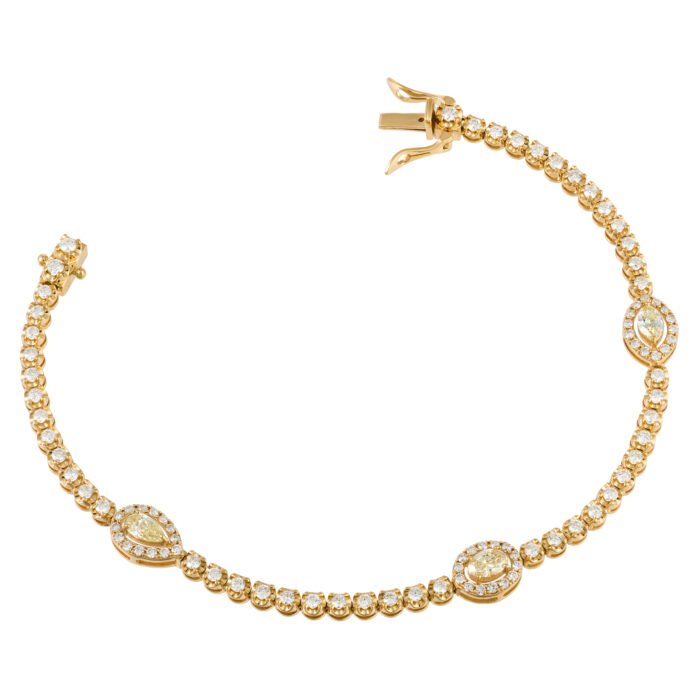 Pulseira em ouro amarelo com diamantes.