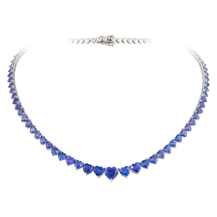 Colar em ouro branco com tanzanitas.