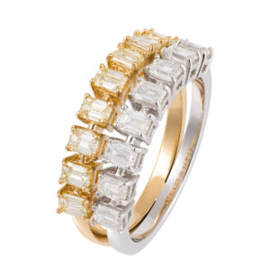 Anel em ouro amarelo e branco com diamantes.