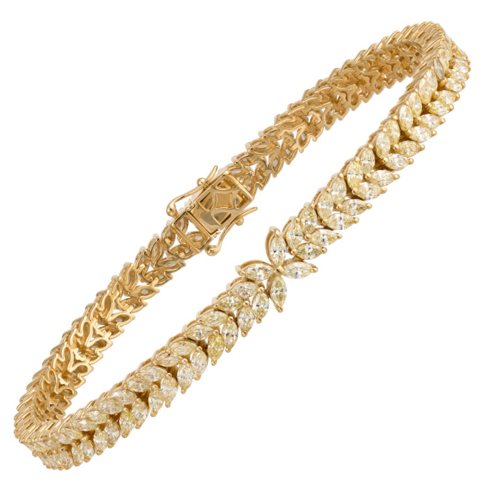 Pulseira em ouro amarelo com diamantes.