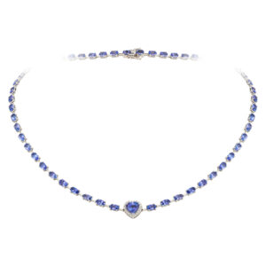 Colar em ouro branco com tanzanitas e diamantes.