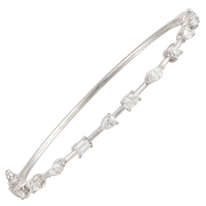 Pulseira em ouro branco com diamantes.