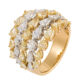Anel em ouro amarelo com diamantes.